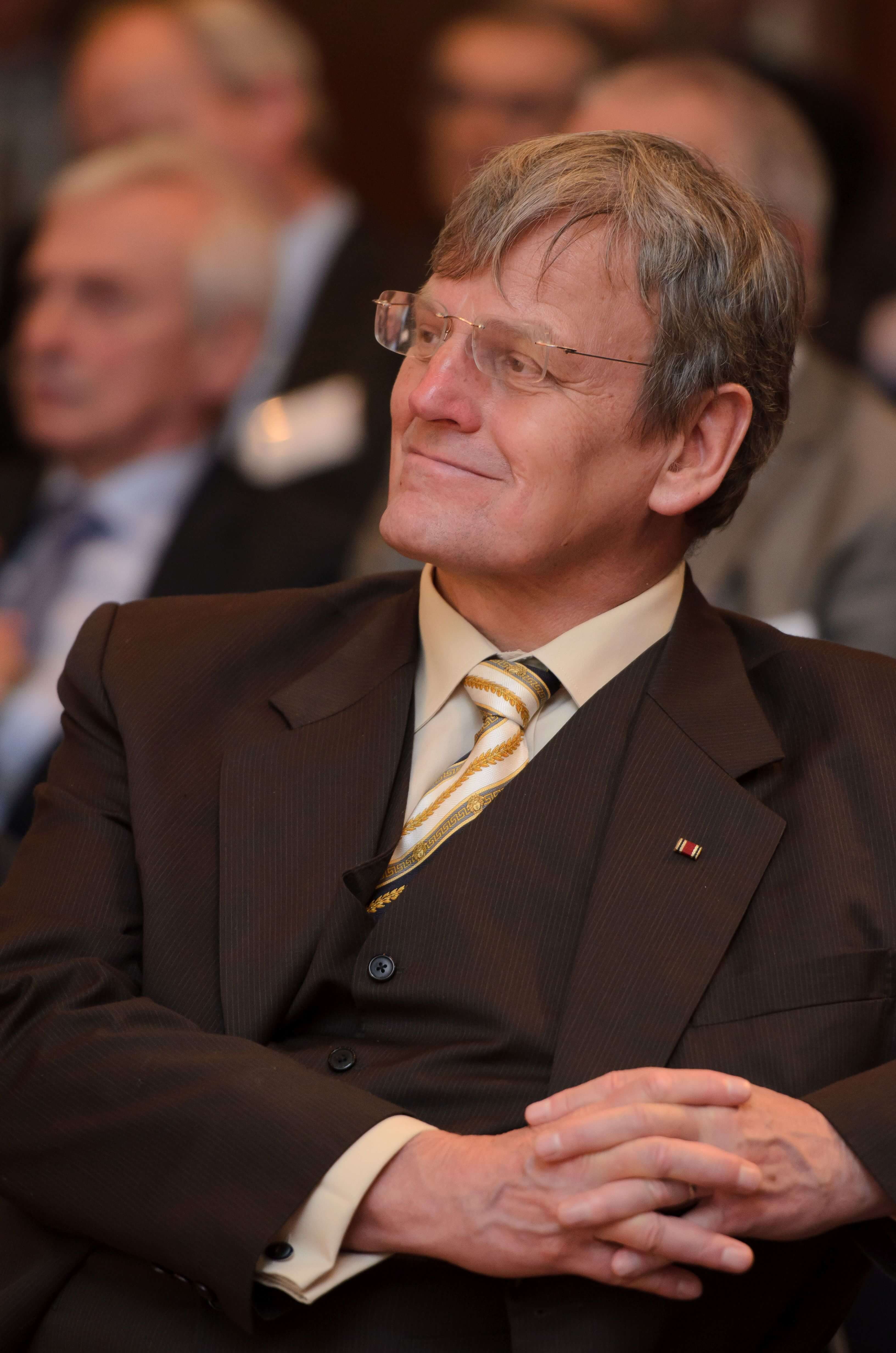 Prof. Dr. Eicke R. Weber, Director Fraunhofer ISE.