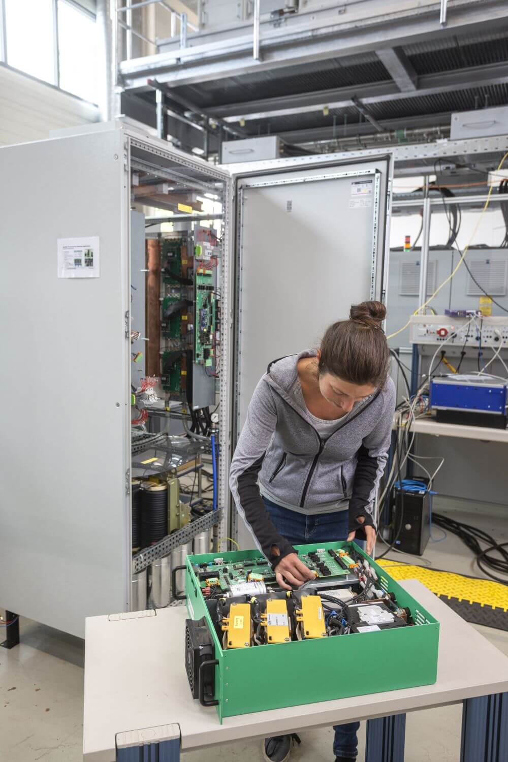 Netzbildendes Wechselrichtermodul im Multi-Megawatt-Lab des Fraunhofer ISE.