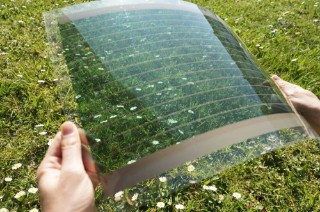 Mock-Up eines transparenten organischen Solarmoduls, das mit einem noch stark absorbierenden organischem Halbleitermaterial gefertigt wurde. Im Projekt sollen solche Module mit elektrischer Funktion und höherer Transparenz hergestellt und die Technologie anhand dieser Demonstratoren interessierten Anwendern vorgestellt werden.