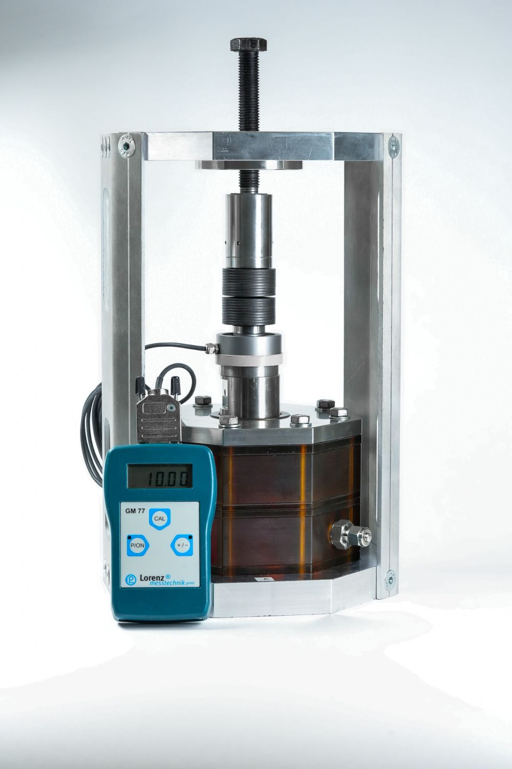 Druck- und temperaturstabile Labortestzelle für die PEM-Elektrolyse zur Charakterisierung von Zellkomponenten, mit variablem Verpressen der aktiven Fläche.