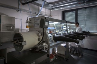 Arbeiten an All-Solid-State Batterien in einer Glovebox