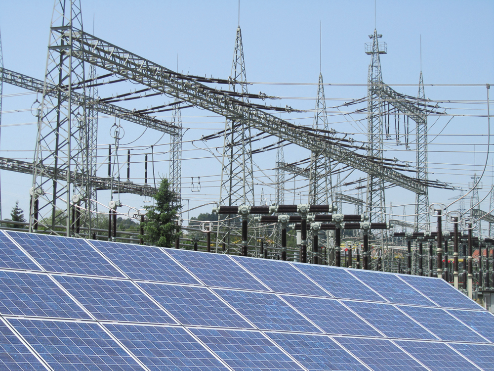 PV-Kraftwerk mit Umspannwerk.