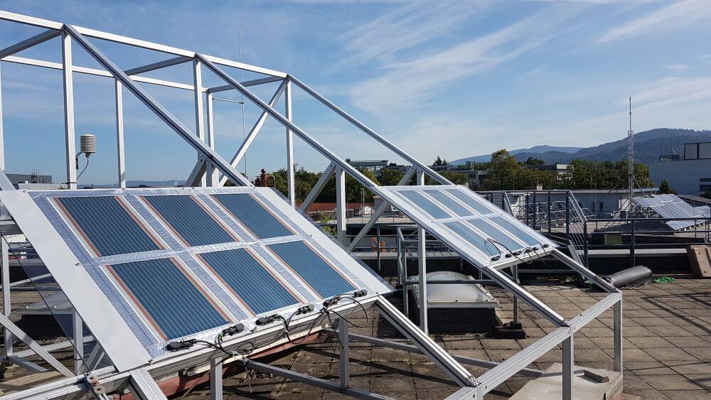 Organische Solarmodule auf dem Teststand am Fraunhofer ISE.