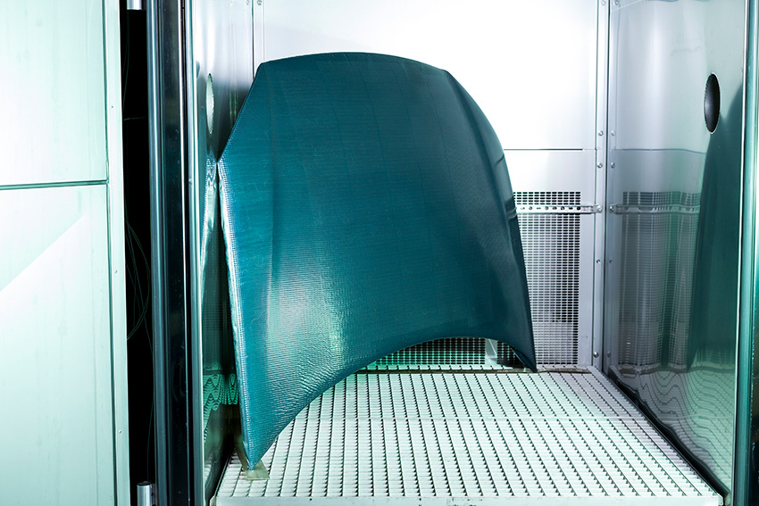 Solare Motorhaube in einem Klimakammerprüfschrank
