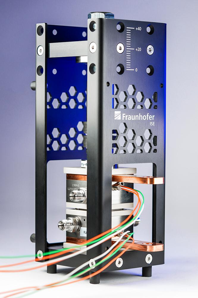 Am Fraunhofer ISE entwickelte 4 cm²-Elektrolysezelle zum schnellen Screening von Membran-Elektroden-Einheiten. 