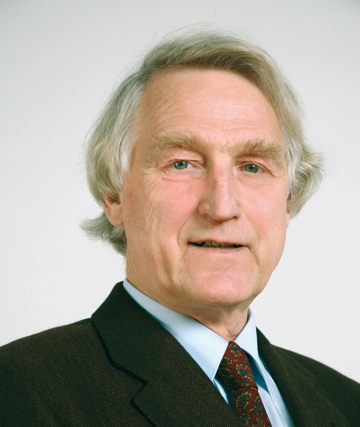 Portrait Prof. Dr. Joachim Luther Logo PV2plus