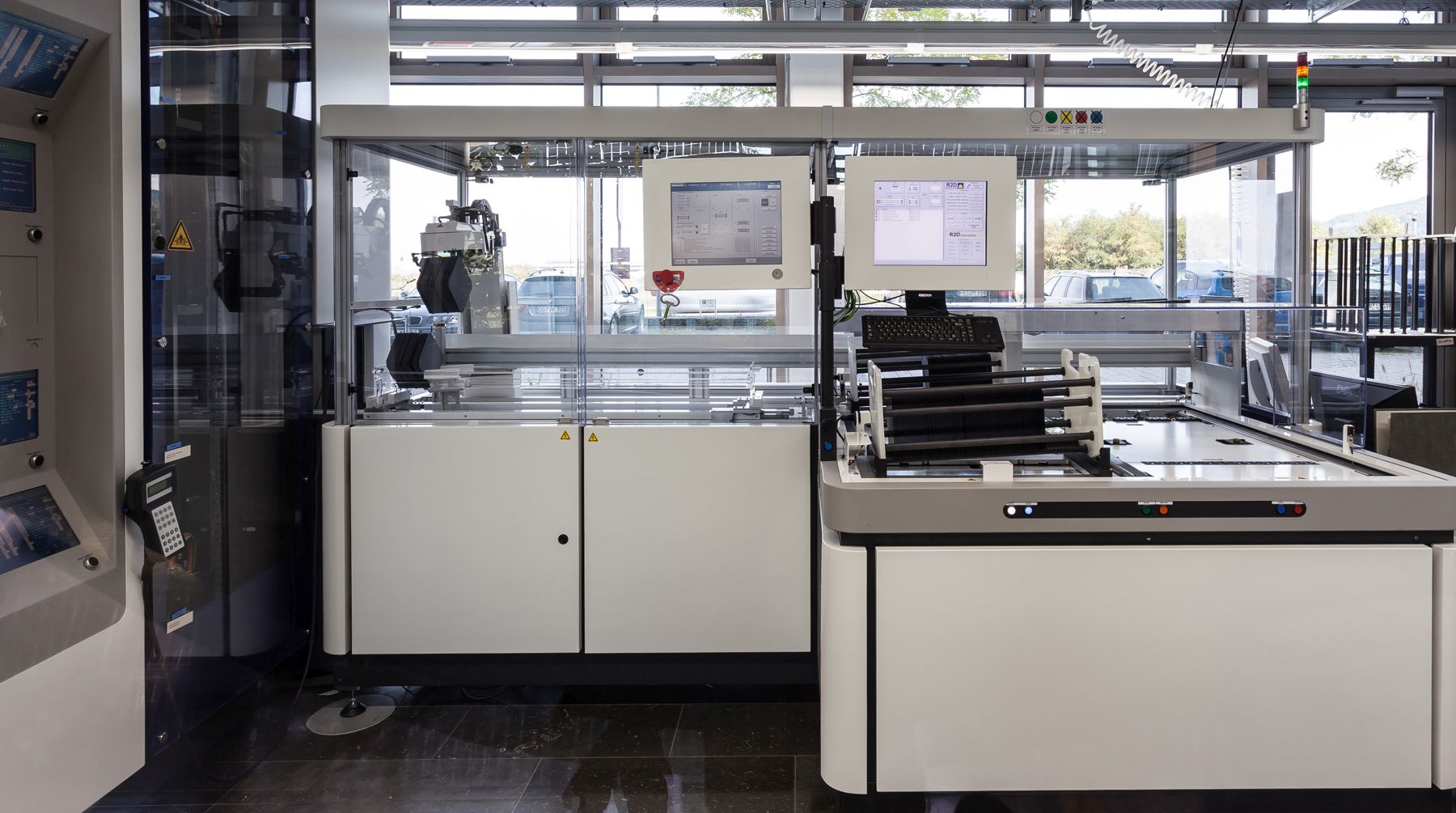 Fraunhofer ISE Photovoltaik-Technologie Evaluations Center PV-TEC 2 Das Fraunhofer ISE Photovoltaik-Technologie Evaluations Center PV-TEC beschleunigt seit 10 Jahren erfolgreich den Technologietransfer in die PV-Industrie und wird 2016 erweitert.