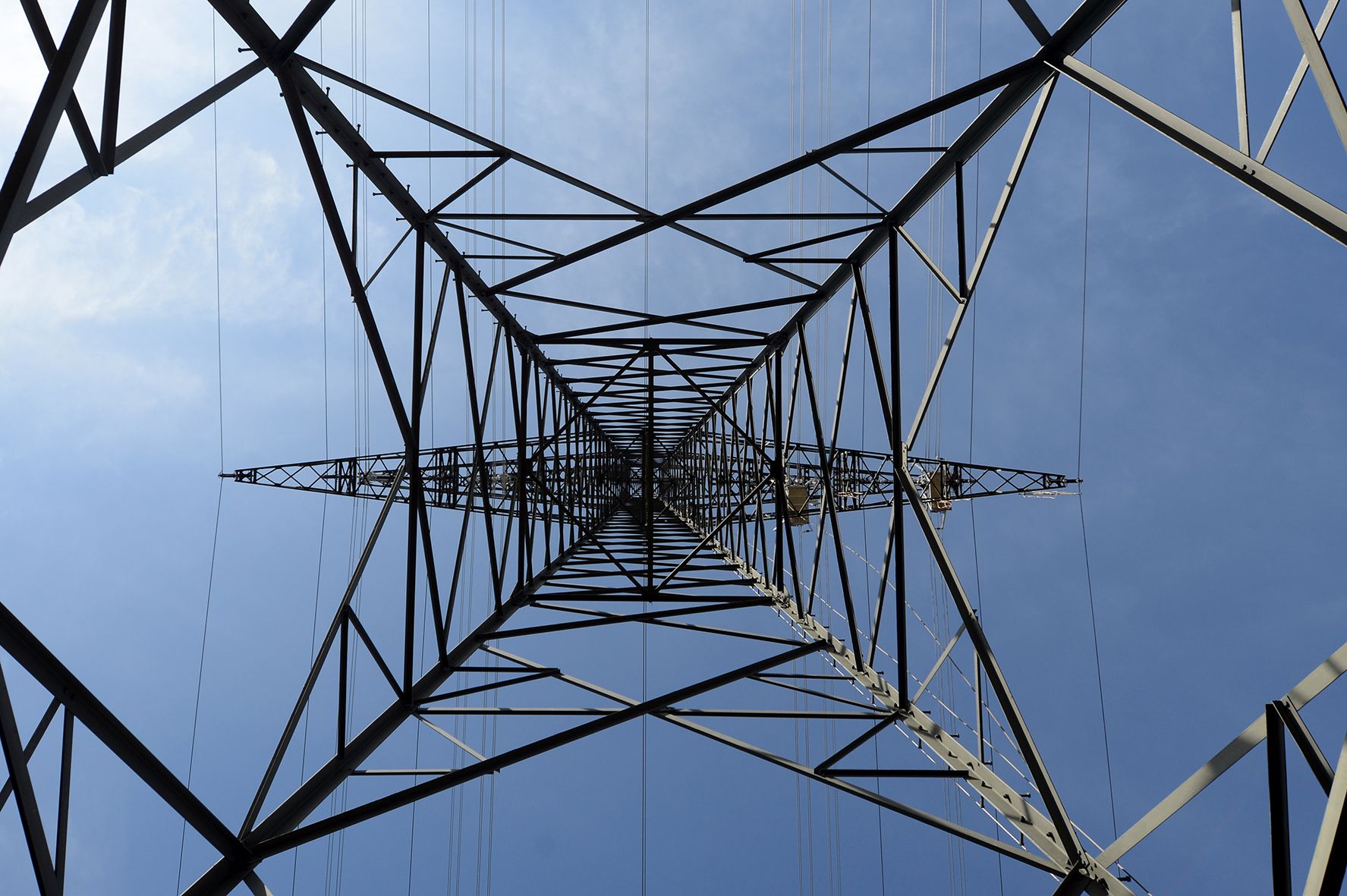 Mehr Planbarkeit für Netzbetreiber: Fraunhofer ISE und TransnetBW entwickeln verbesserte Hochrechnung für Einspeiseleistung von PV-Anlagen in das Stromnetz.