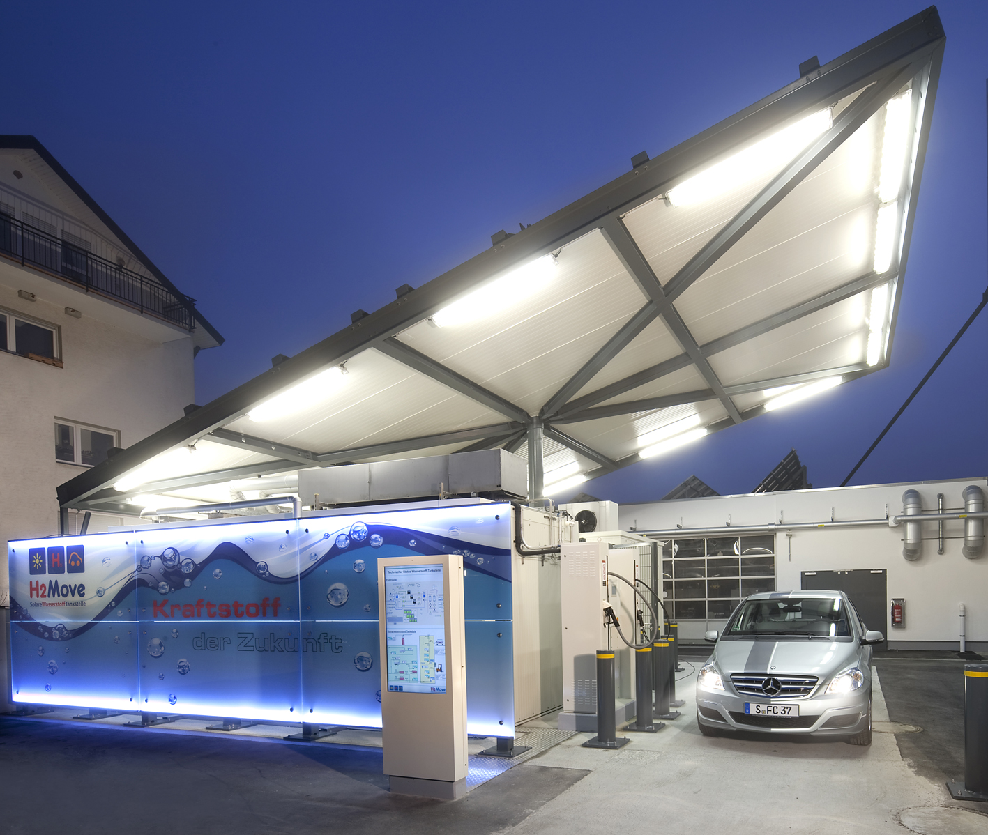 Solare Wasserstoff-Tankstelle des Fraunhofer ISE in Freiburg.