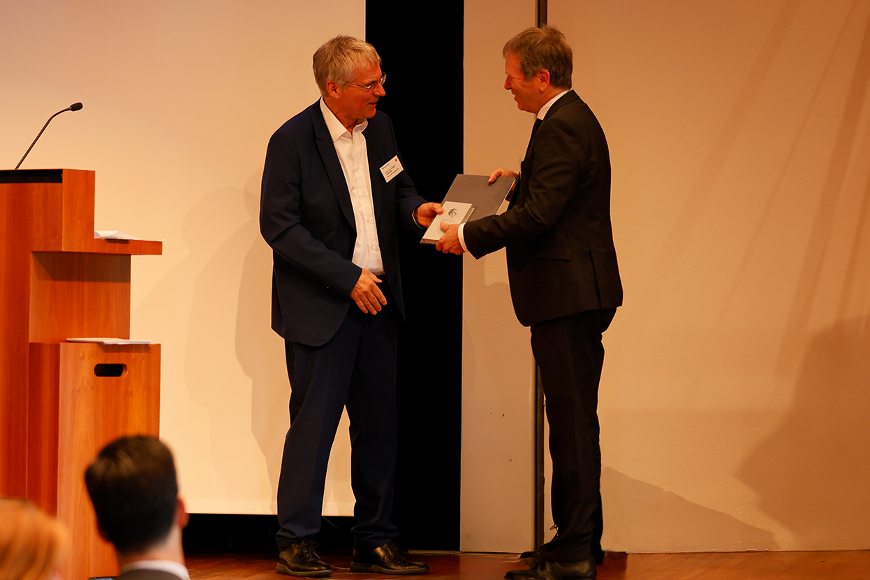 Prof. Hans-Martin Henning Prof. Hans-Martin Henning