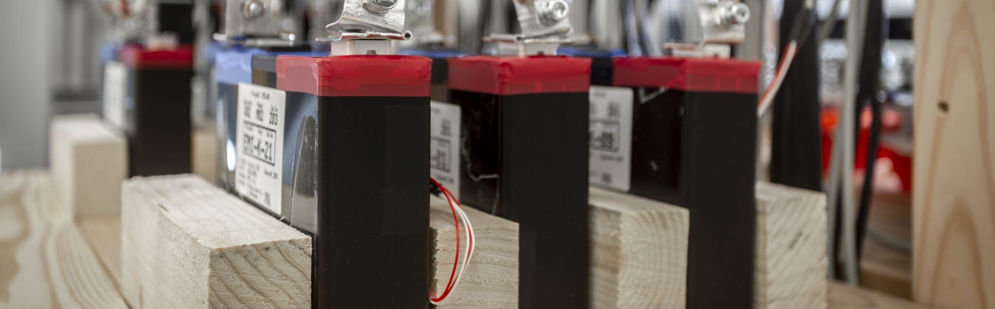 Elektrische und thermische Charakterisierung.