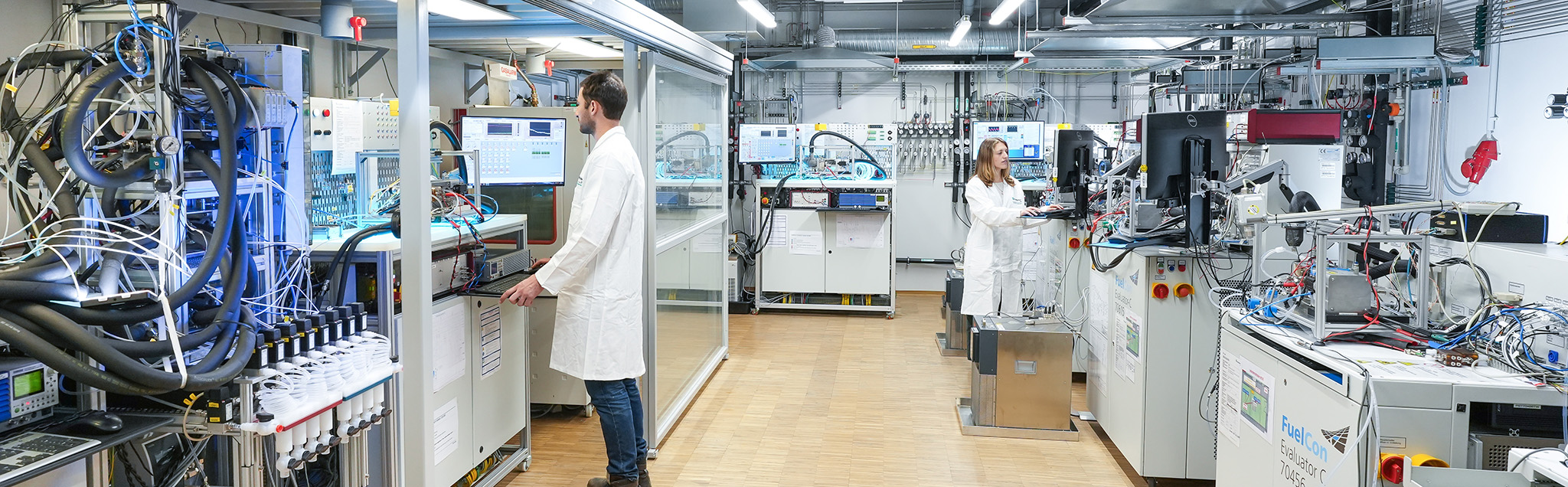 Test laboratory for the in-situ characterisation of membrane electrode units for the PEM fuel cell.