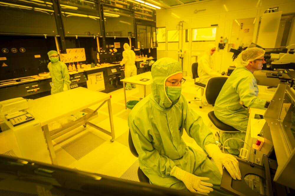 Photolithographie – Labor im Reinraum des Zentrums für höchsteffiziente Solarzellen.