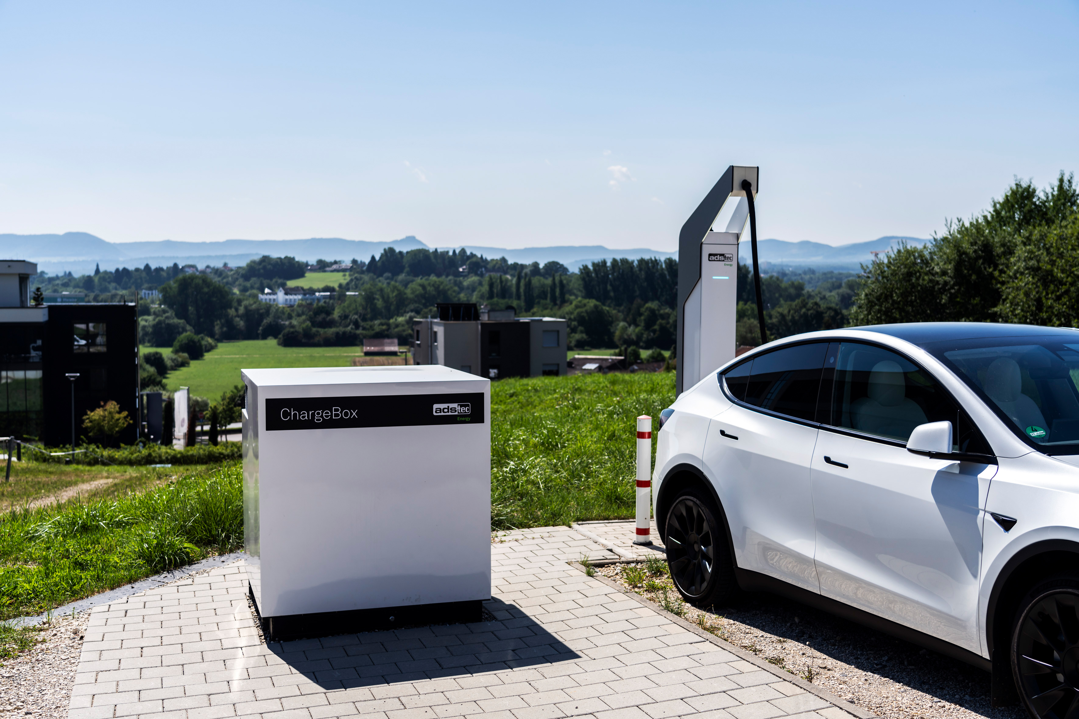 ChargeBox allows up to two vehicles to be fast-charged 