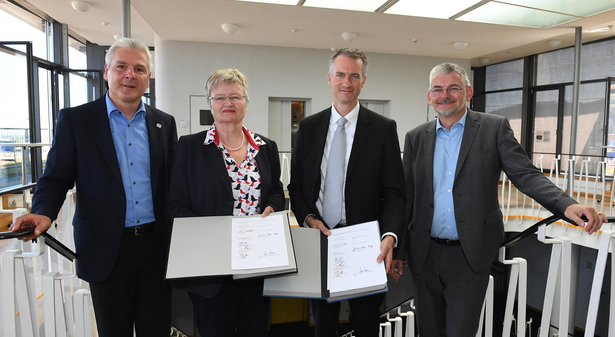 Fraunhofer and the University of Freiburg are reinforcing their cooperation in continuing education