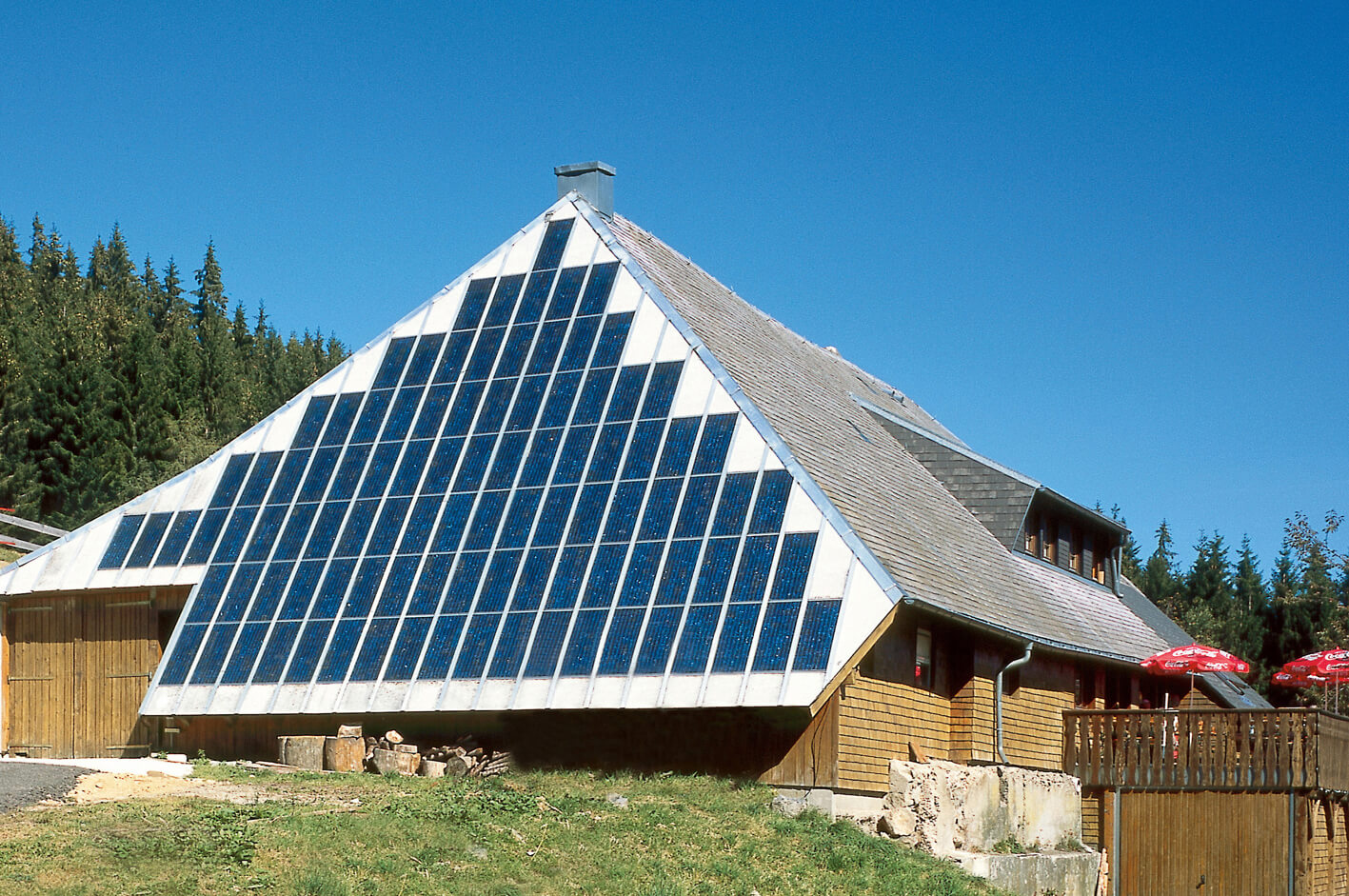 Since 1987 crystalline silicon photovoltaic modules provide electricity for Rappenecker Hof, a hiker&#39;s inn in the Black Forest. The photovoltaic system was produced back then by AEG, which later become SCHOTT Solar. 