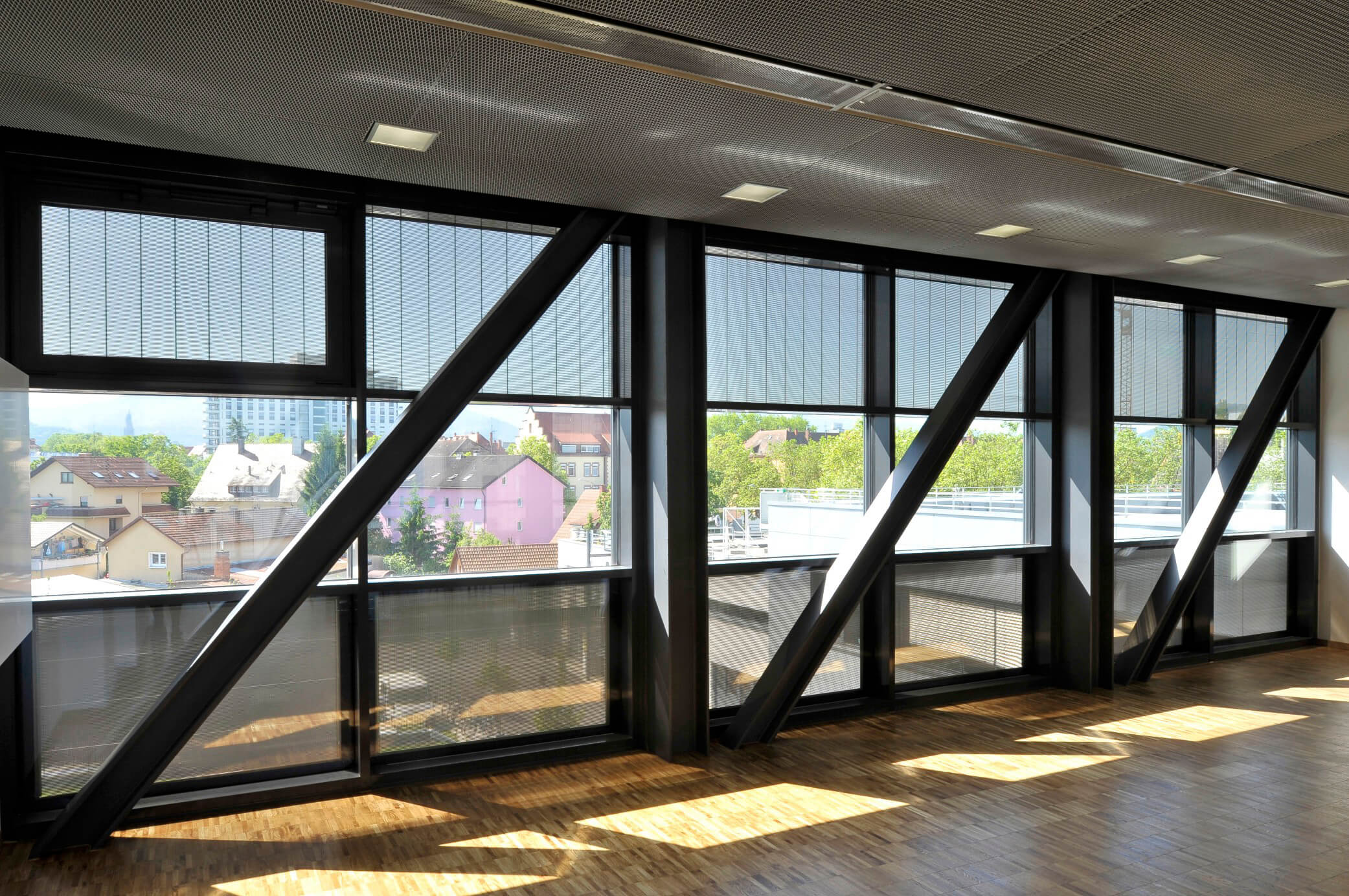 Photo: Seminar room with building-integrated photovoltaics (BIPV) 