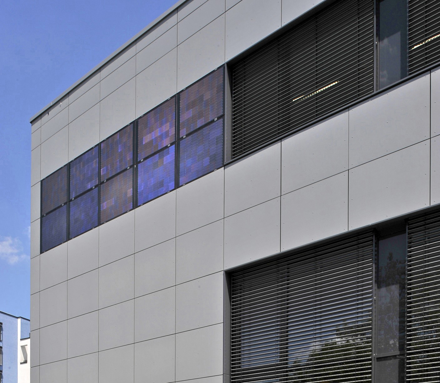 Photo: Novel crystalline PV modules are installed as cladding 