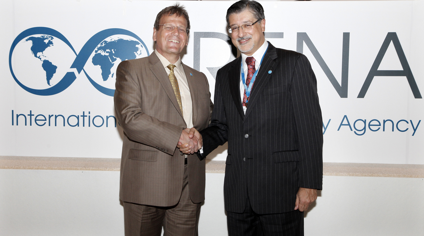 Prof. Dr. Eicke R. Weber, Director of Fraunhofer ISE and Adnan Z. Amin, Director-General of the International Renewable Energy Agency, at the World Future Energy Summit 2013 in Abu Dhabi. 