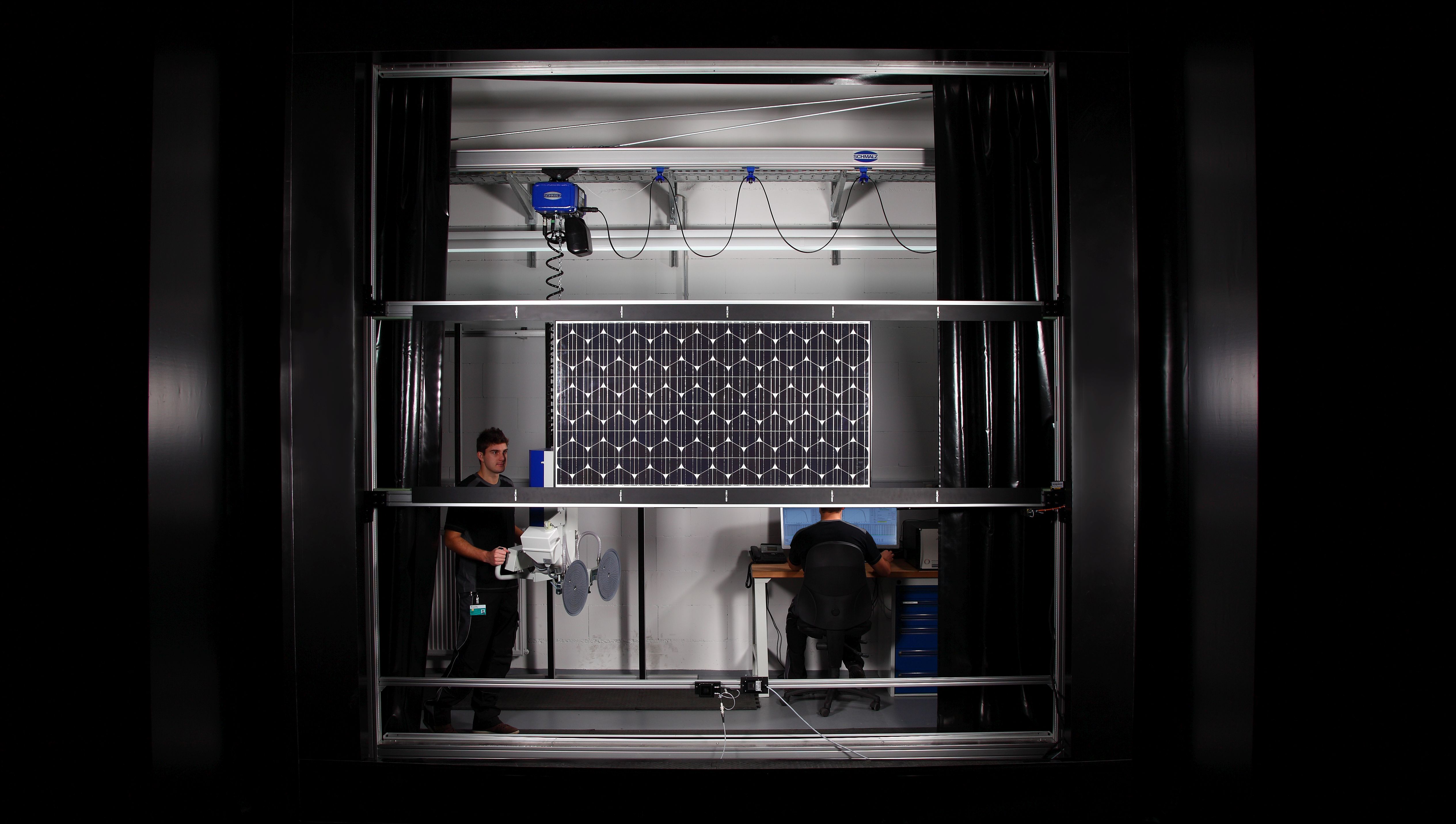 Accurate calibration of a PV module in CalLab PV Modules at Fraunhofer ISE. 