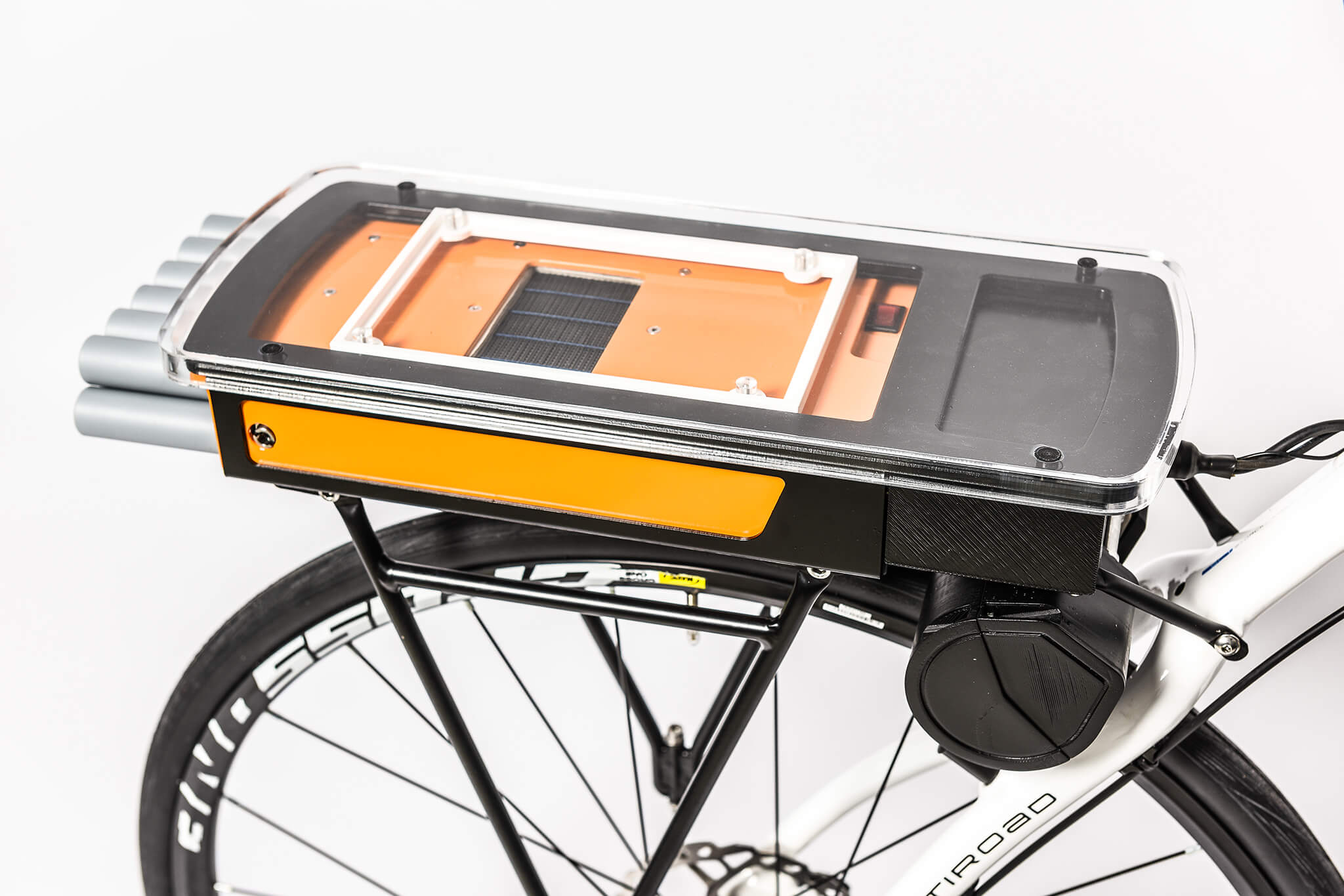 Electric carrier with fuel cell system Electric carrier with fuel cell system