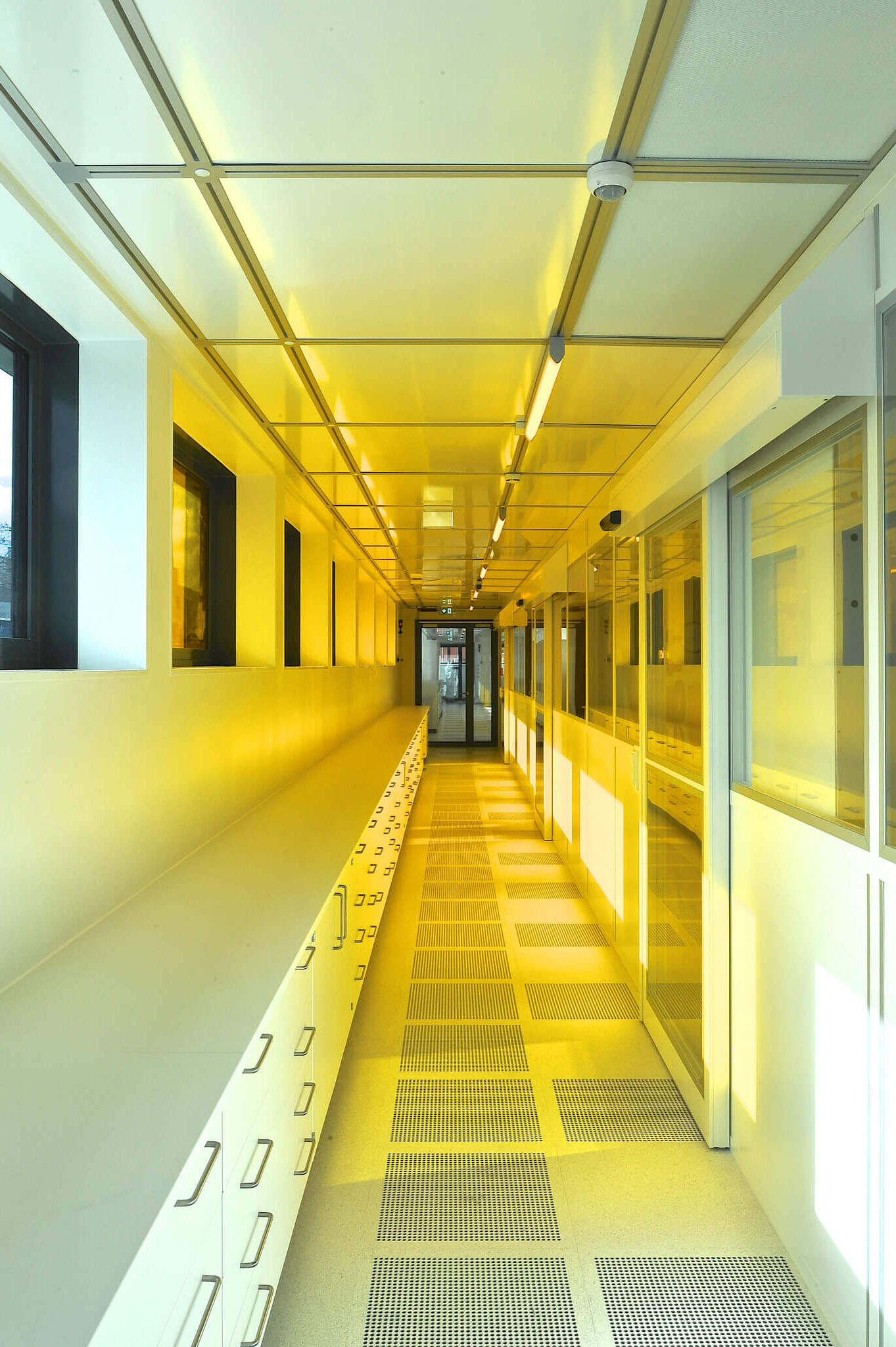 Center for High Efficiency Solar Cells: View into the corridor