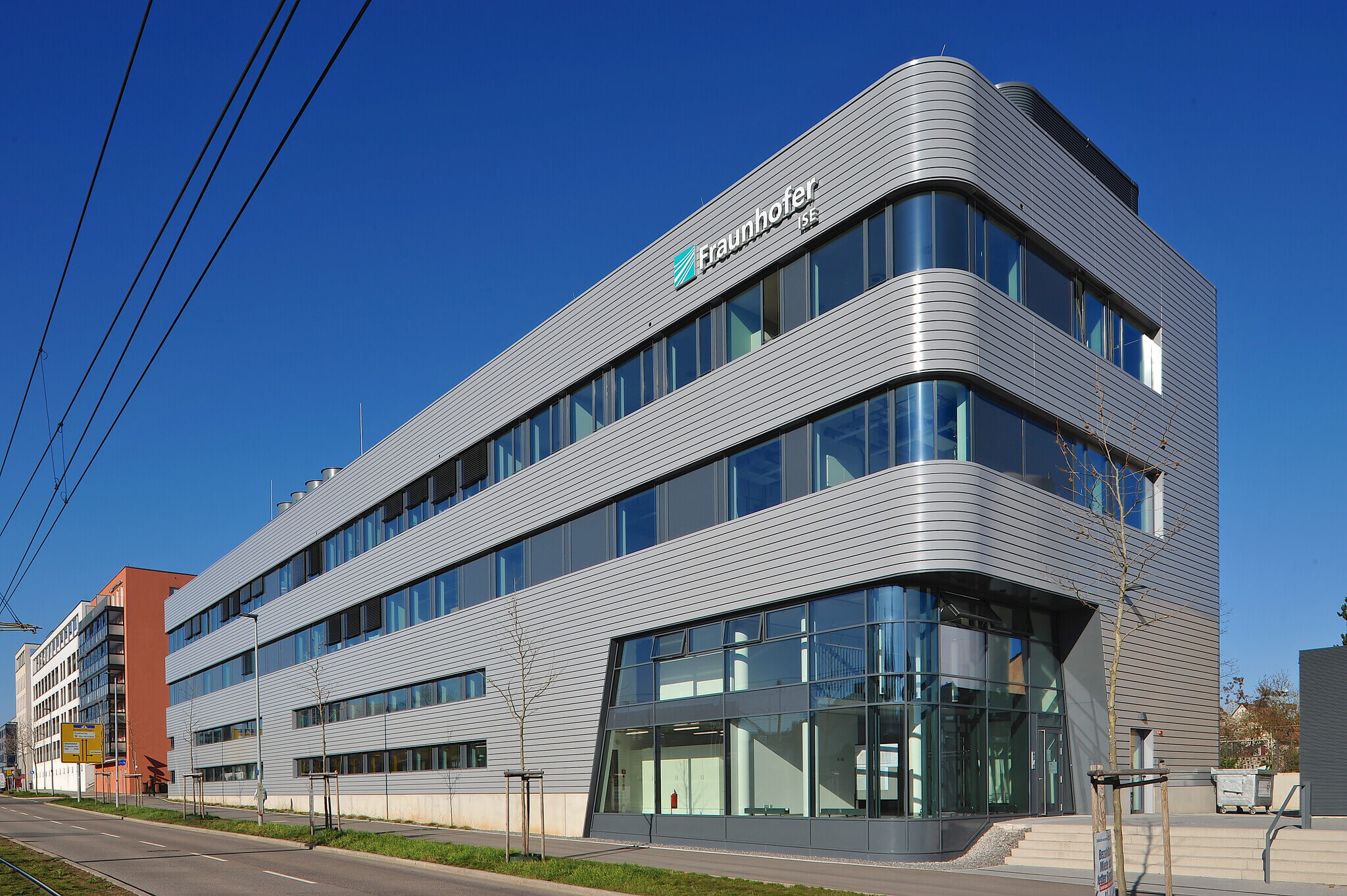 Center for High Efficiency Solar Cells: Exterior view Center for High Efficiency Solar Cells
