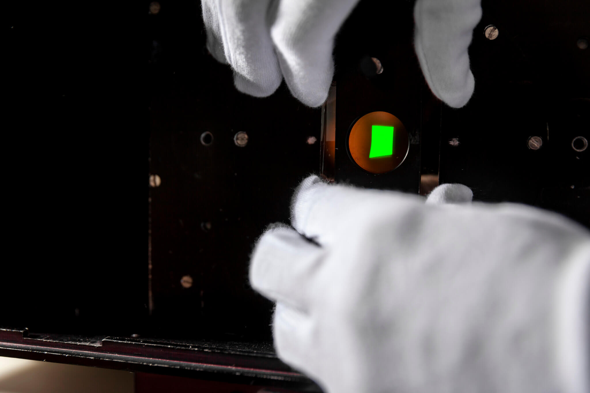 Illuminated sample at an aperture of the integrating sphere for spectral transmittance and reflectance measurements