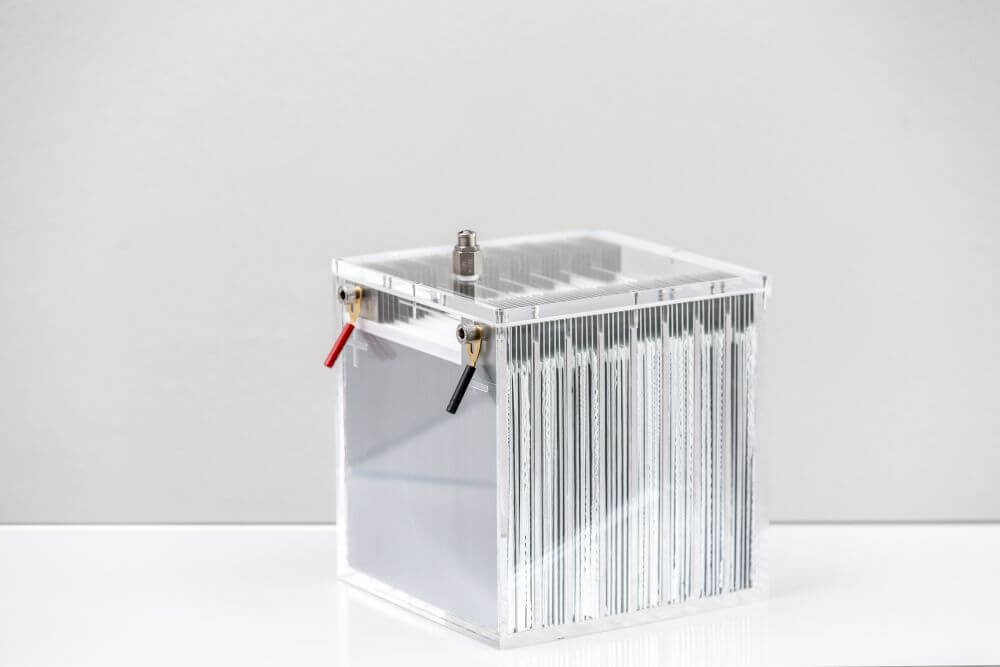 Laborprototyp zur Untersuchung von elektrochemischen Prozessen in anwendungsorientiertem Setup. 