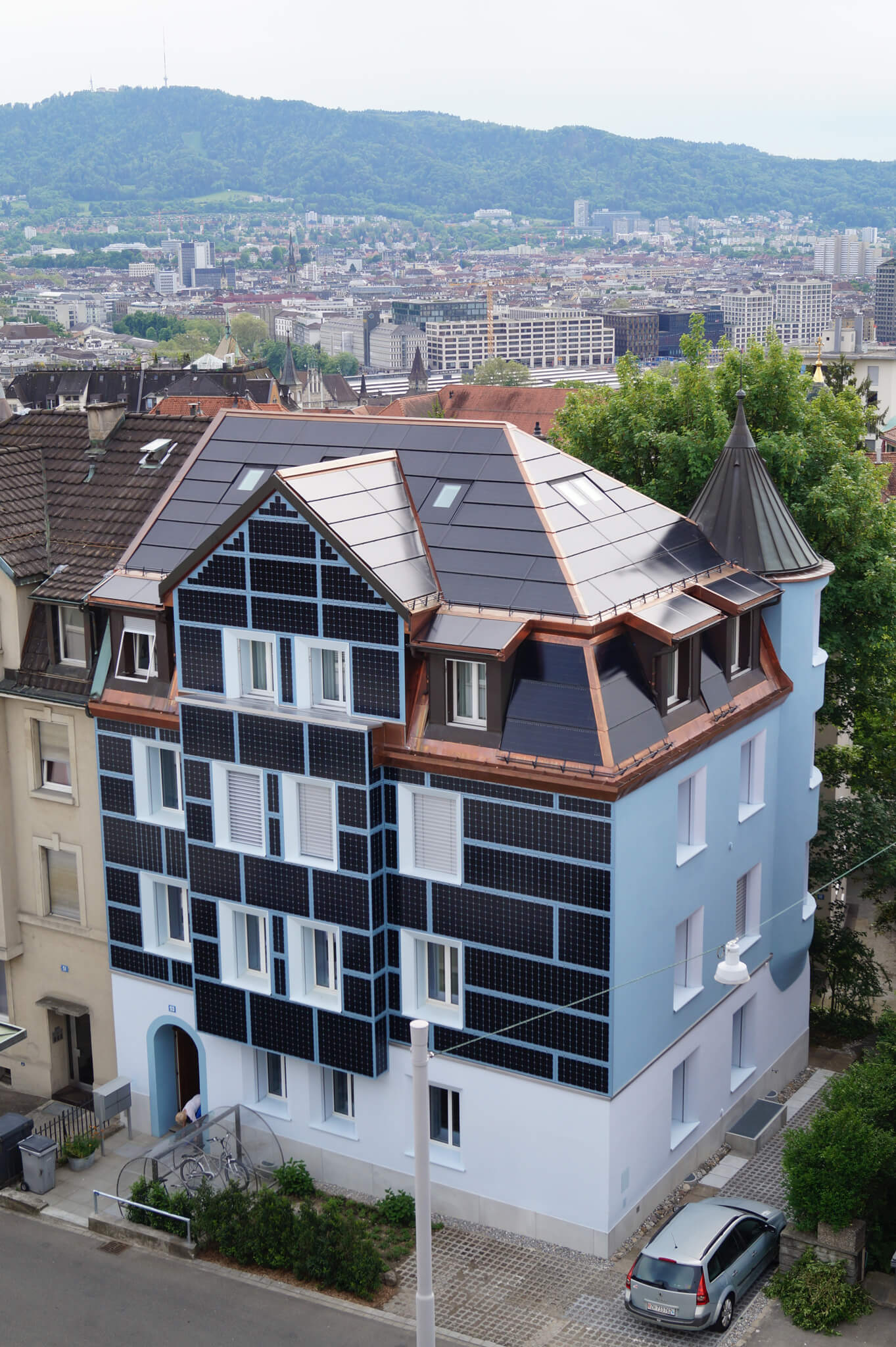 Art Nouveau building in Zürich after renovation.