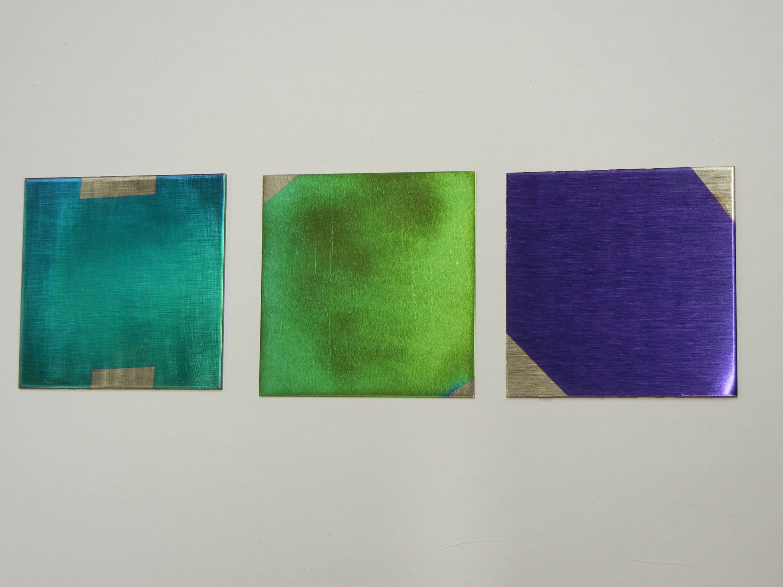 Bipolar plates with corrosion protection layers for tests in electrolysis cells. 