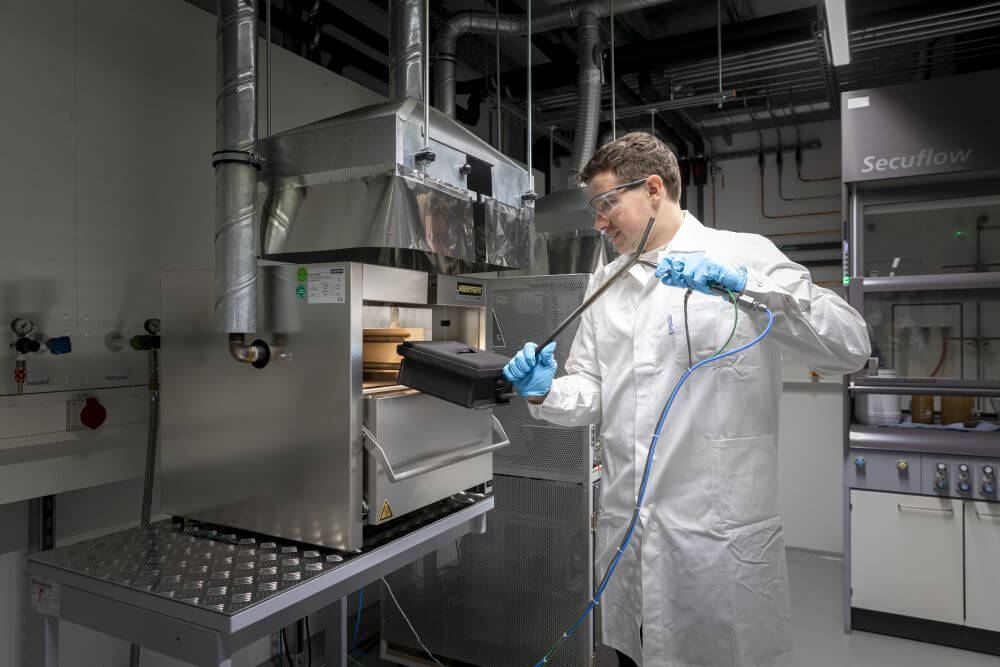 Thermische Verarbeitung von Materialpräkusoren für die Herstellung von Anoden auf Siliziumbasis für Lithium-Ionen-Batterien im Rahmen des Projekts StrOboBatt.