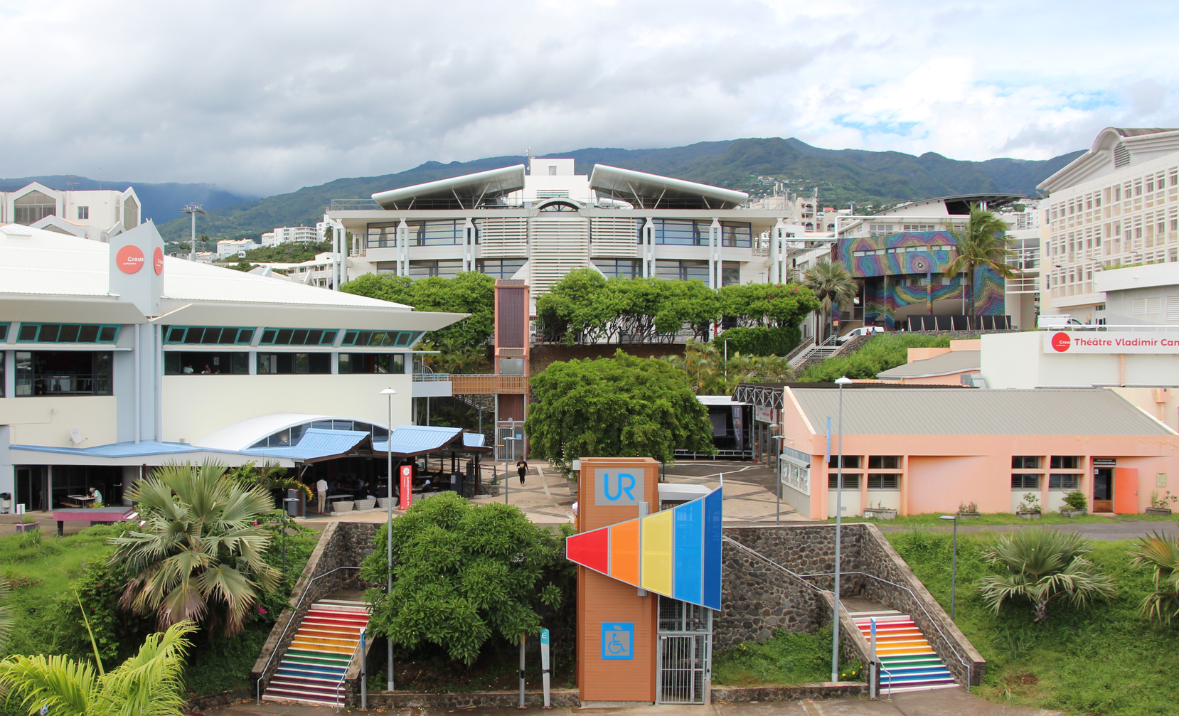 Buildings of the partner university of La Reunion.