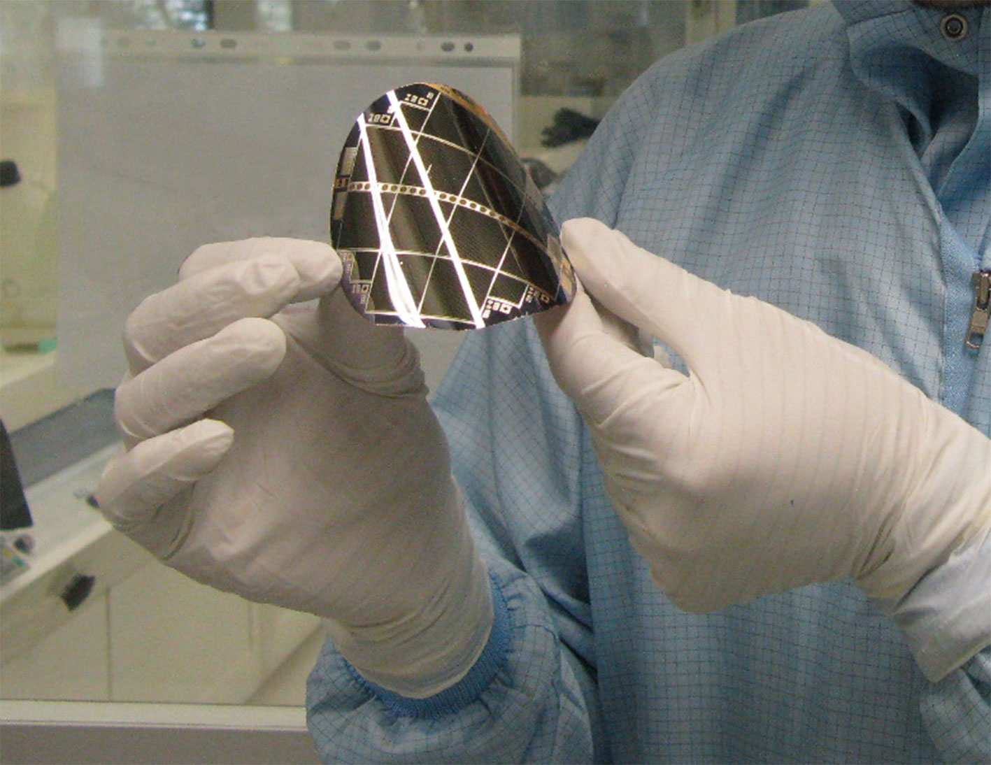 Virtual Lab - Ultra-thin multi-junction solar cell